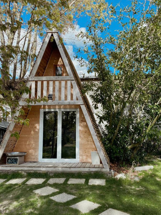 Le Chalet Tipi Avec Jacuzzi Et Jardin トロワ エクステリア 写真